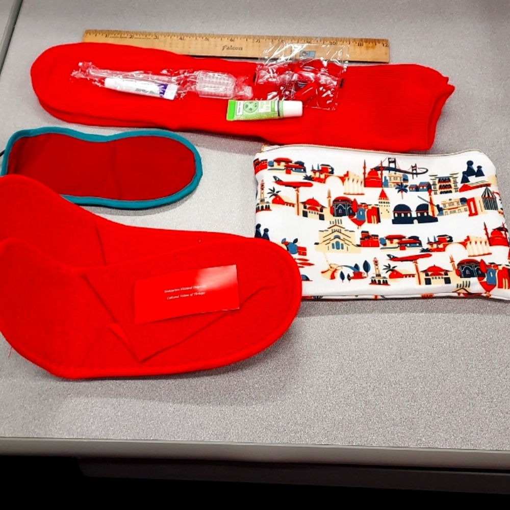 NWOT Turkish Airlines travel kit